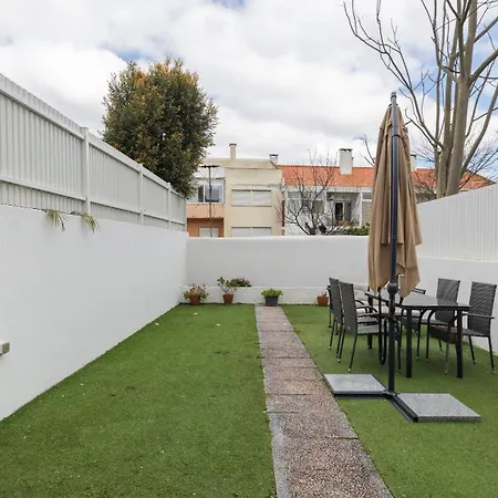 With Patio By Lovelystay Apartament
