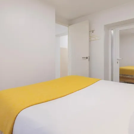 With Patio By Lovelystay Apartament *